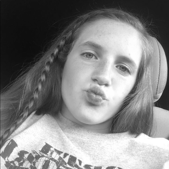 Meet your Posher, Makinzi - Picture 1 of 1